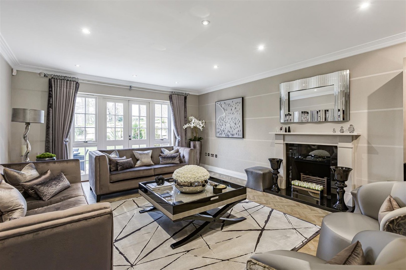 Holbrook Gardens, Aldenham