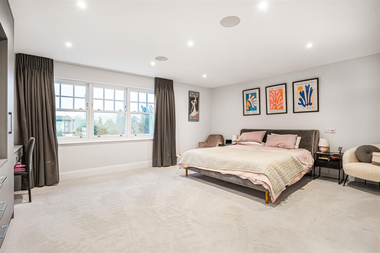 Christchurch Crescent, Radlett