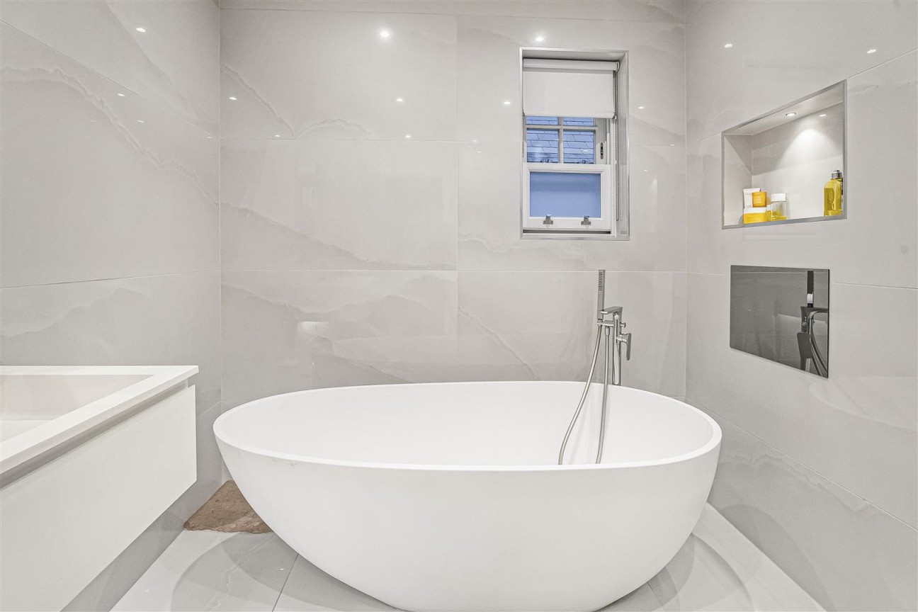 Christchurch Crescent, Radlett