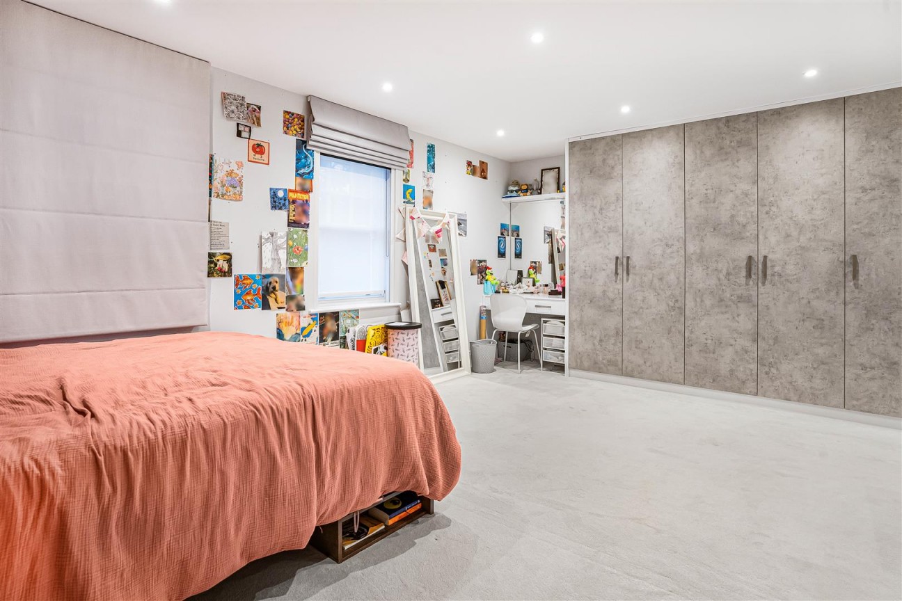 Christchurch Crescent, Radlett