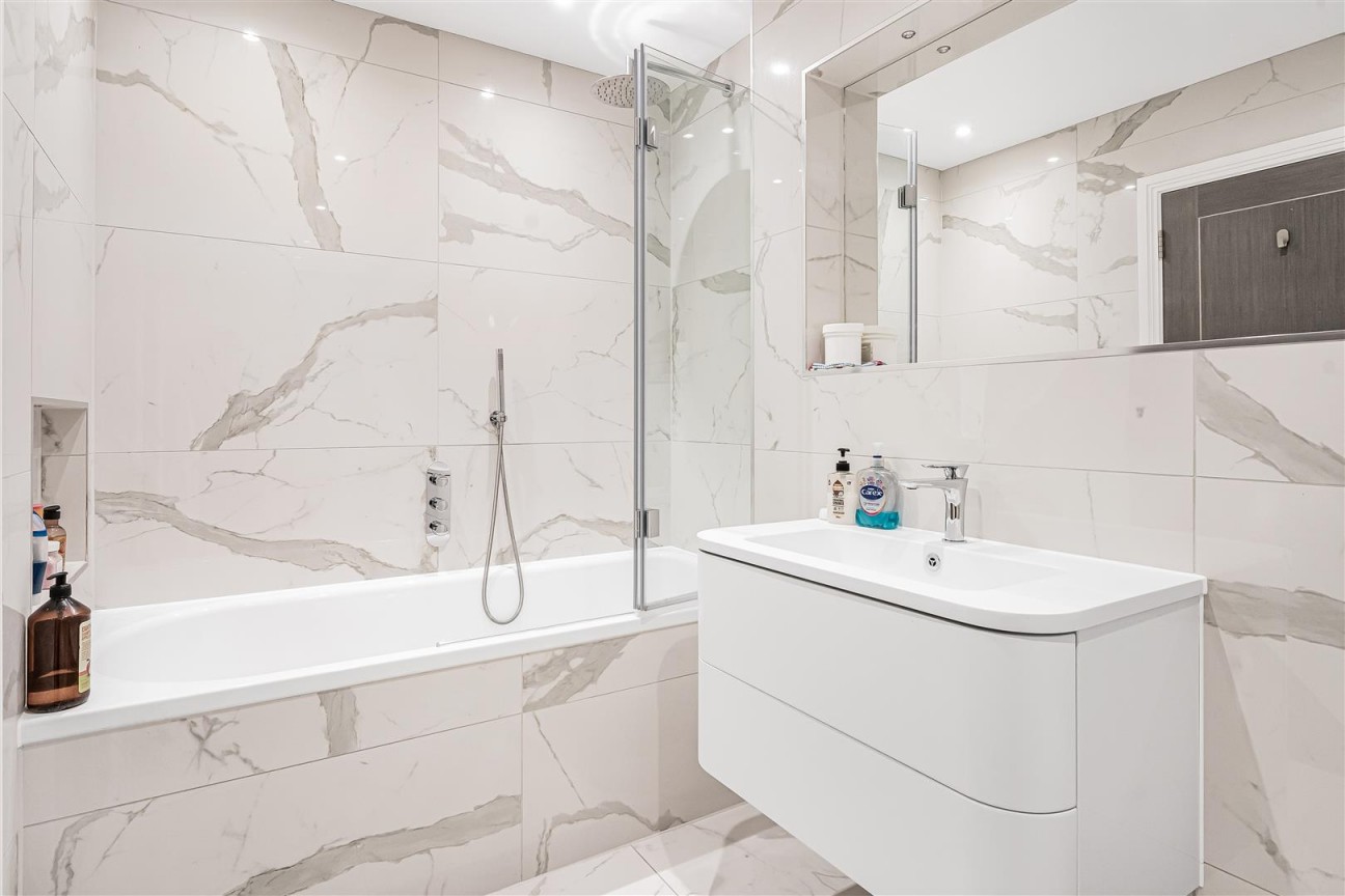 Christchurch Crescent, Radlett