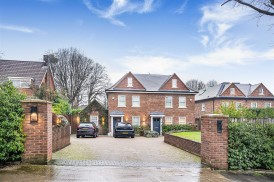 Christchurch Crescent, Radlett