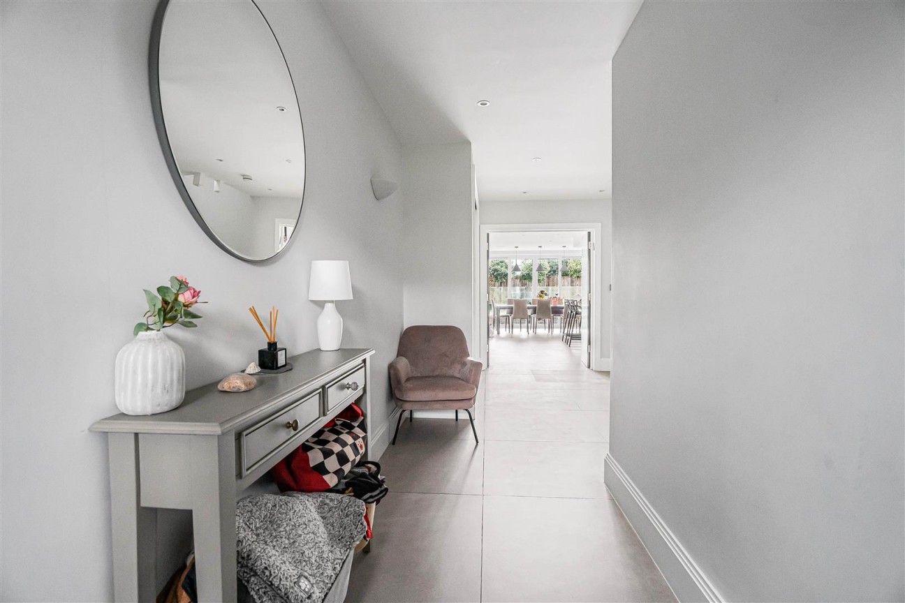 Christchurch Crescent, Radlett