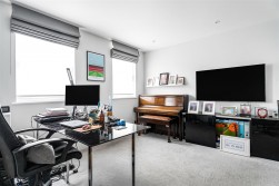 Christchurch Crescent, Radlett