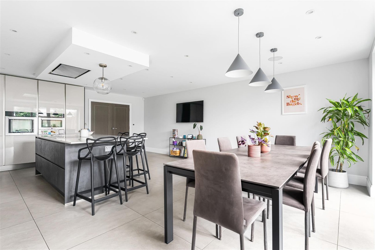 Christchurch Crescent, Radlett