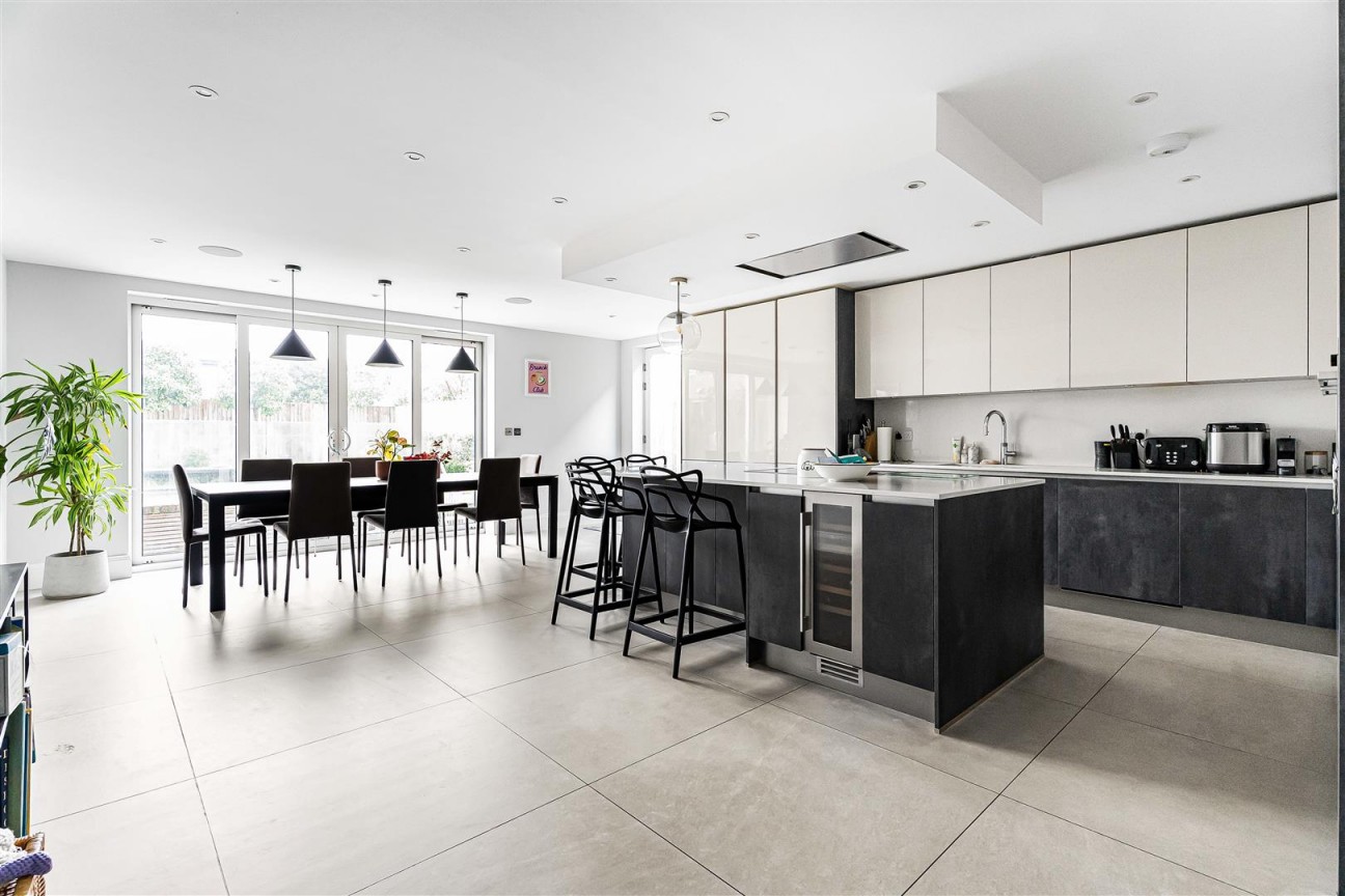 Christchurch Crescent, Radlett