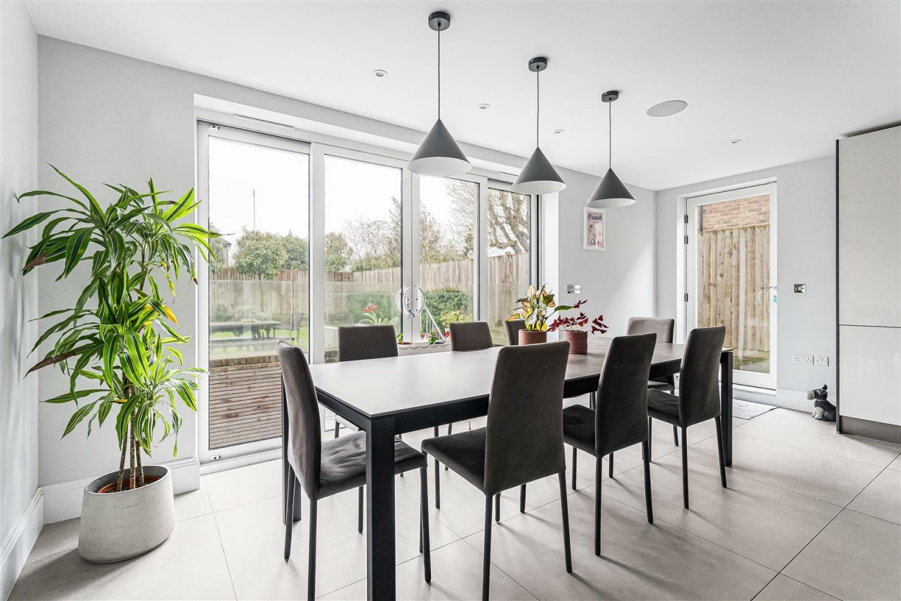 Christchurch Crescent, Radlett