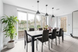 Christchurch Crescent, Radlett