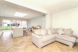 Carlton Close, Borehamwood