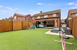 Thornbury Gardens, Borehamwood