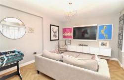 Thornbury Gardens, Borehamwood