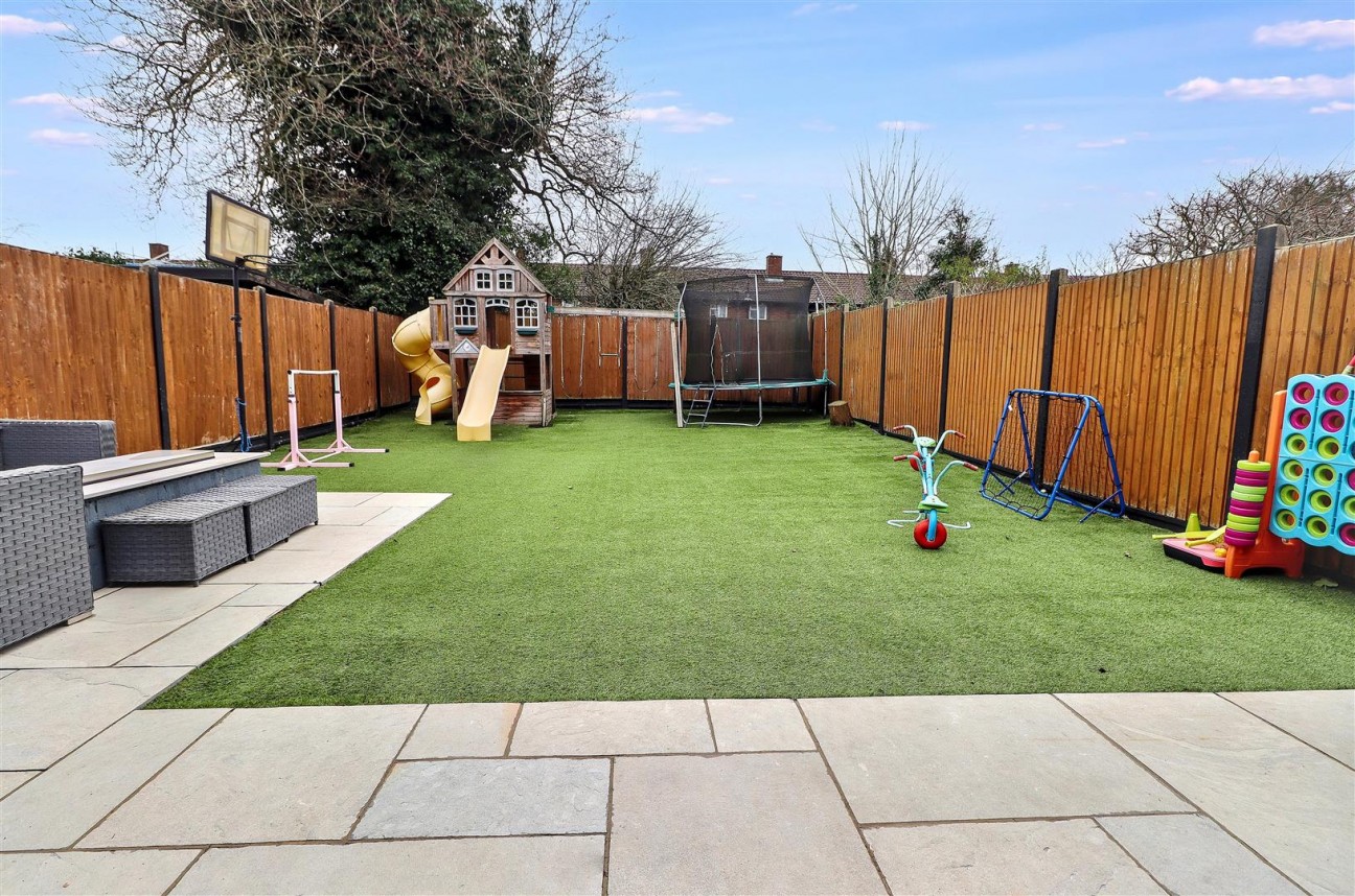 Thornbury Gardens, Borehamwood