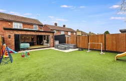 Thornbury Gardens, Borehamwood