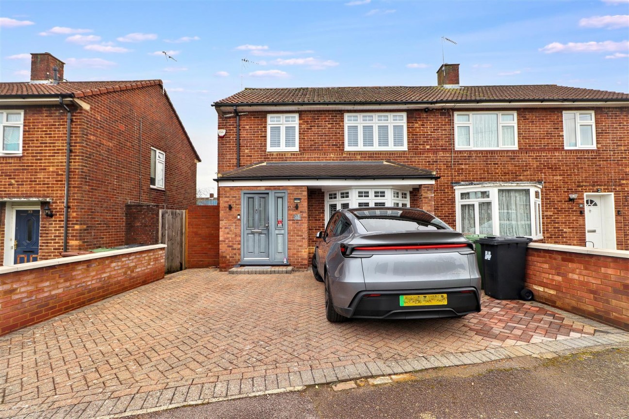 Thornbury Gardens, Borehamwood