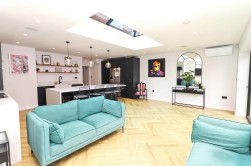 Thornbury Gardens, Borehamwood