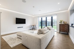 Watersplash Mews, Borehamwood