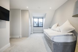 Watersplash Mews, Borehamwood