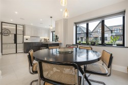 Watersplash Mews, Borehamwood