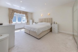 Newberries Avenue, Radlett