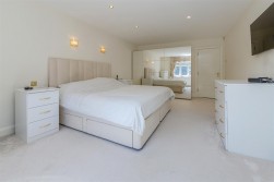 Newberries Avenue, Radlett