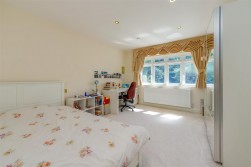 Newberries Avenue, Radlett