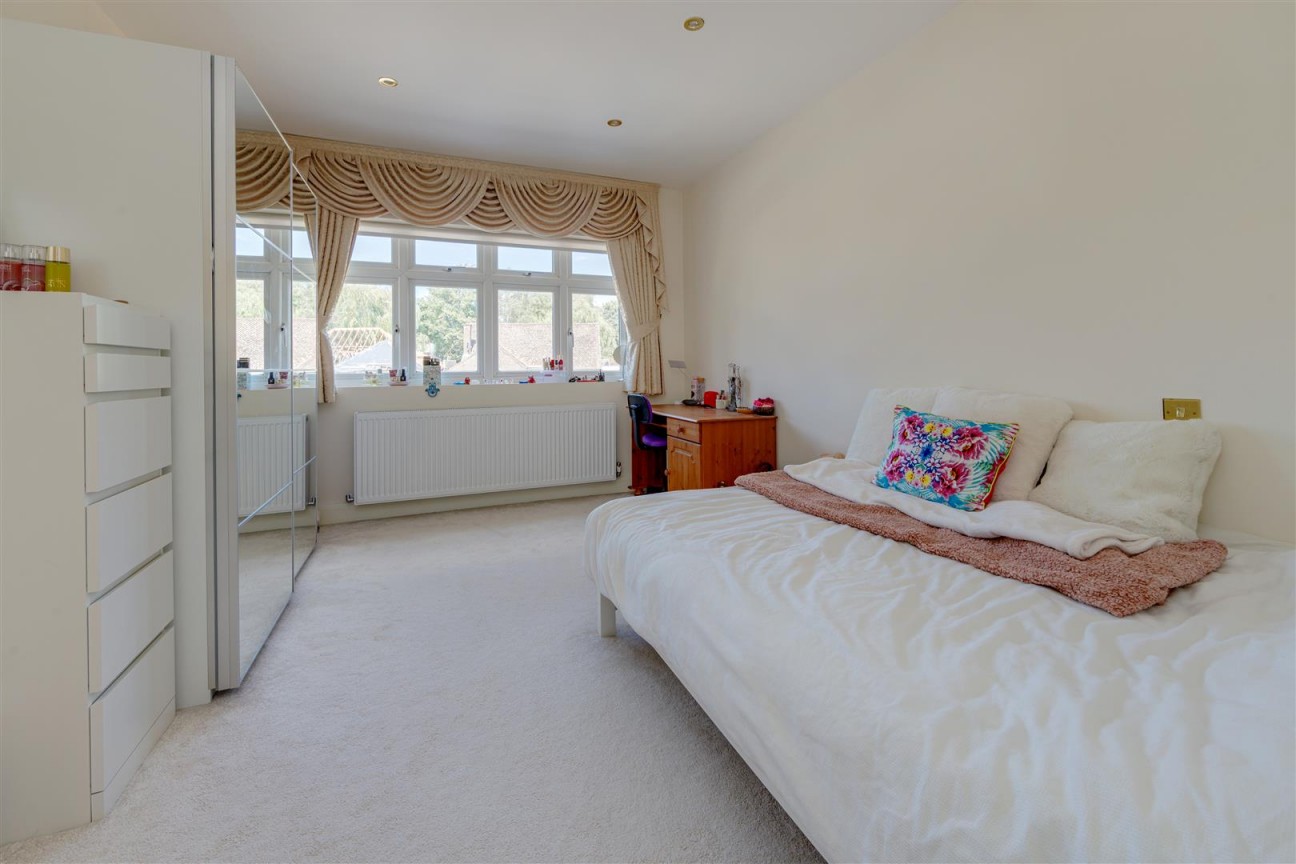 Newberries Avenue, Radlett