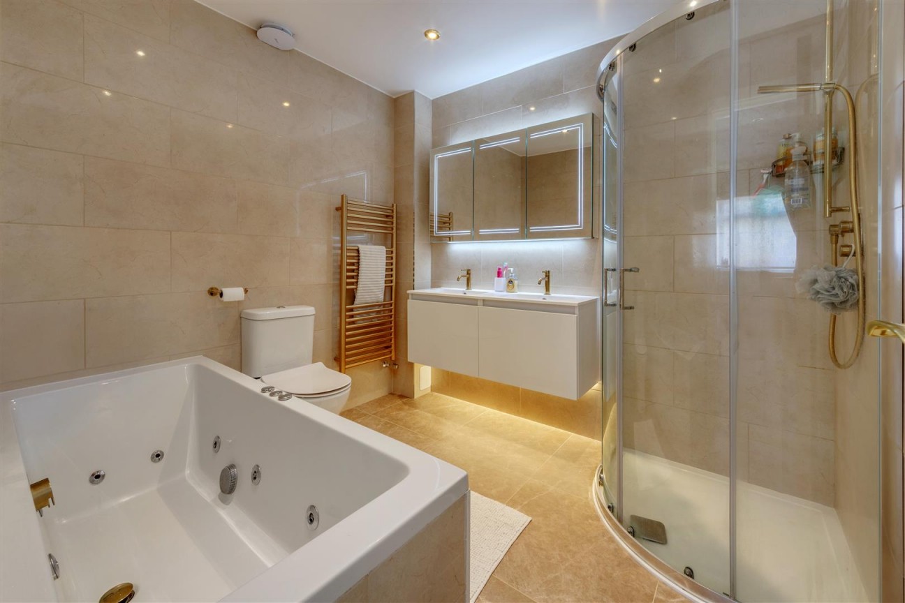 Newberries Avenue, Radlett