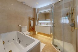 Newberries Avenue, Radlett