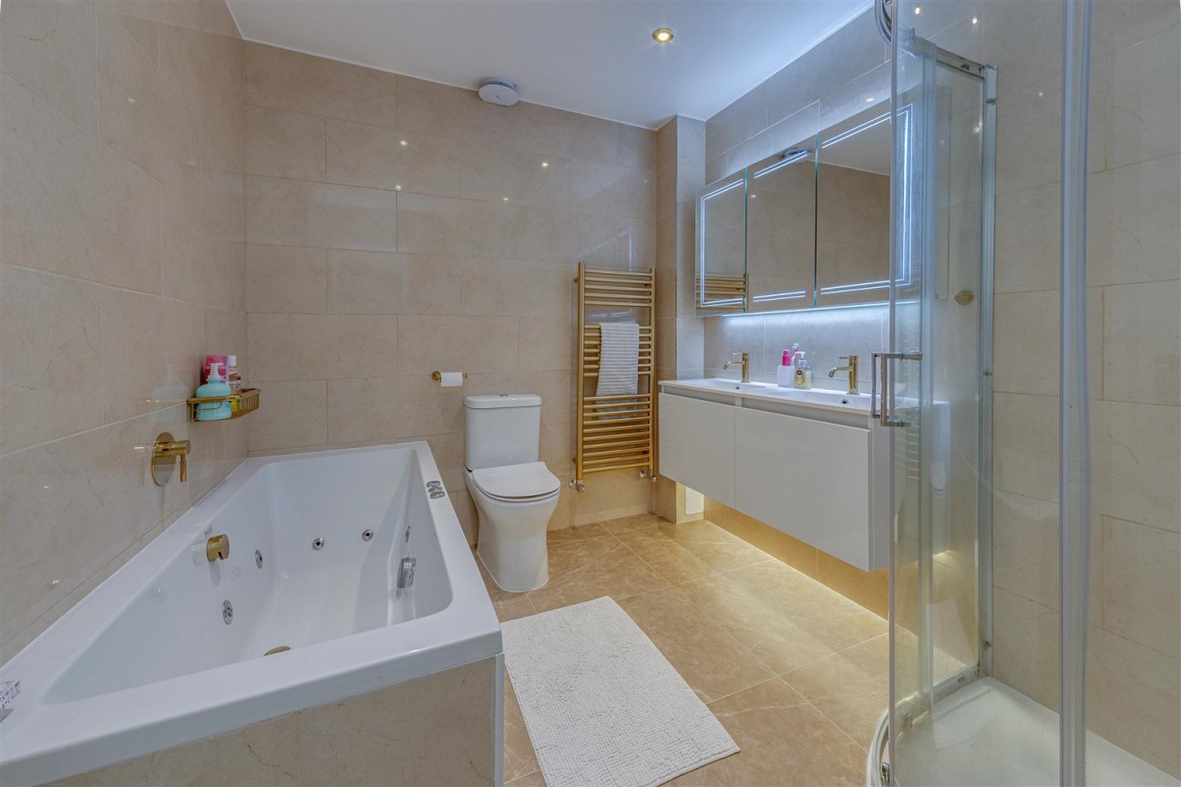 Newberries Avenue, Radlett