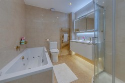 Newberries Avenue, Radlett