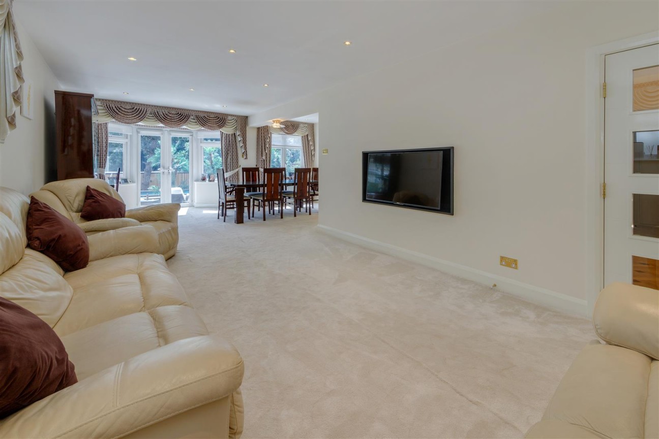 Newberries Avenue, Radlett