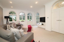 Barham Avenue, Elstree, Borehamwood