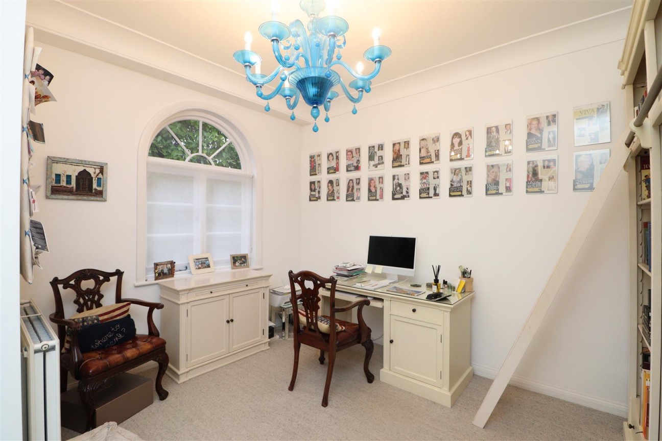 Barham Avenue, Elstree, Borehamwood
