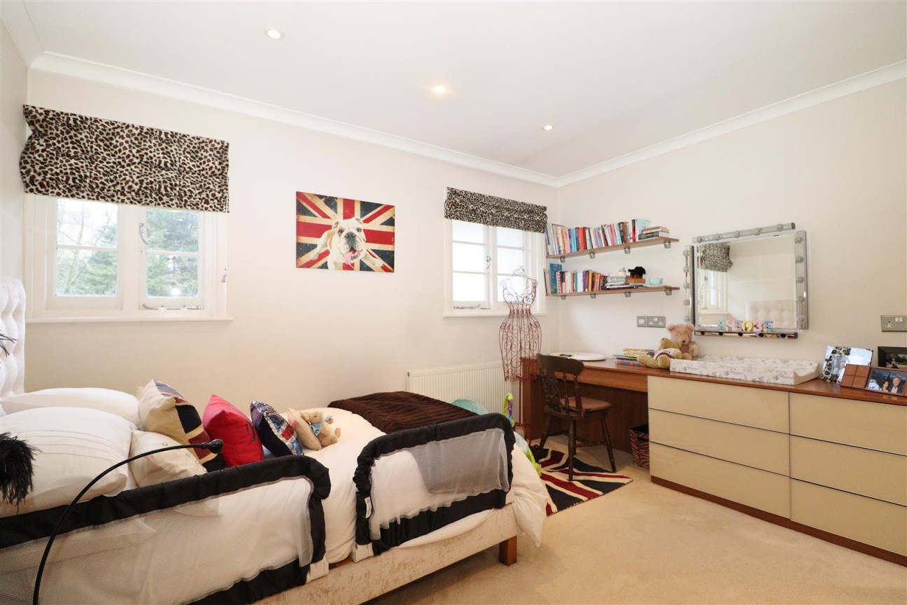 Barham Avenue, Elstree, Borehamwood