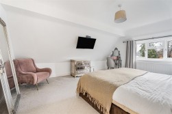 Oakridge Avenue, Radlett