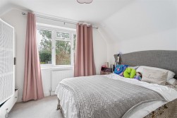 Oakridge Avenue, Radlett