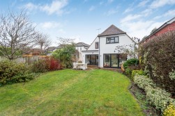 Oakridge Avenue, Radlett