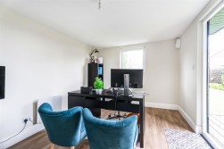 Oakridge Avenue, Radlett