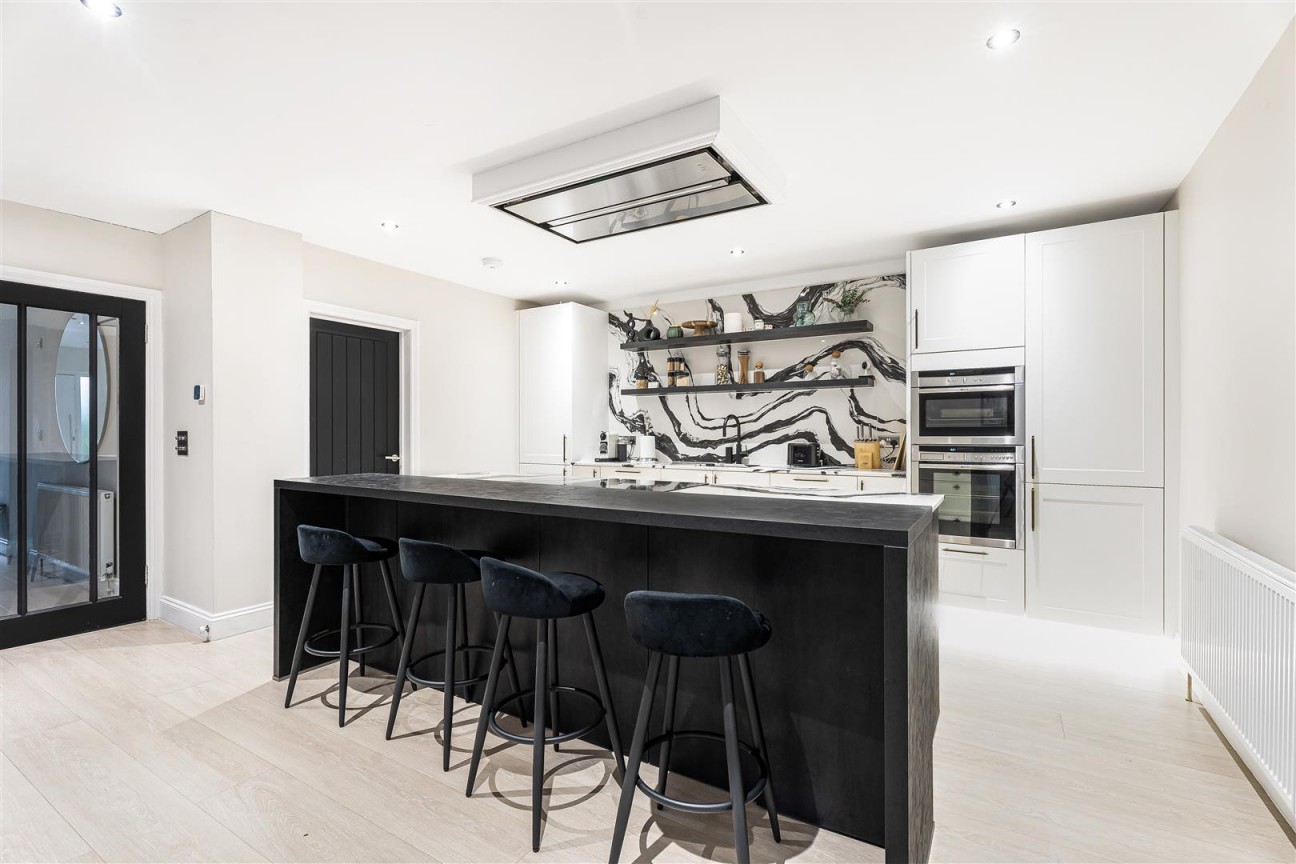 Oakridge Avenue, Radlett