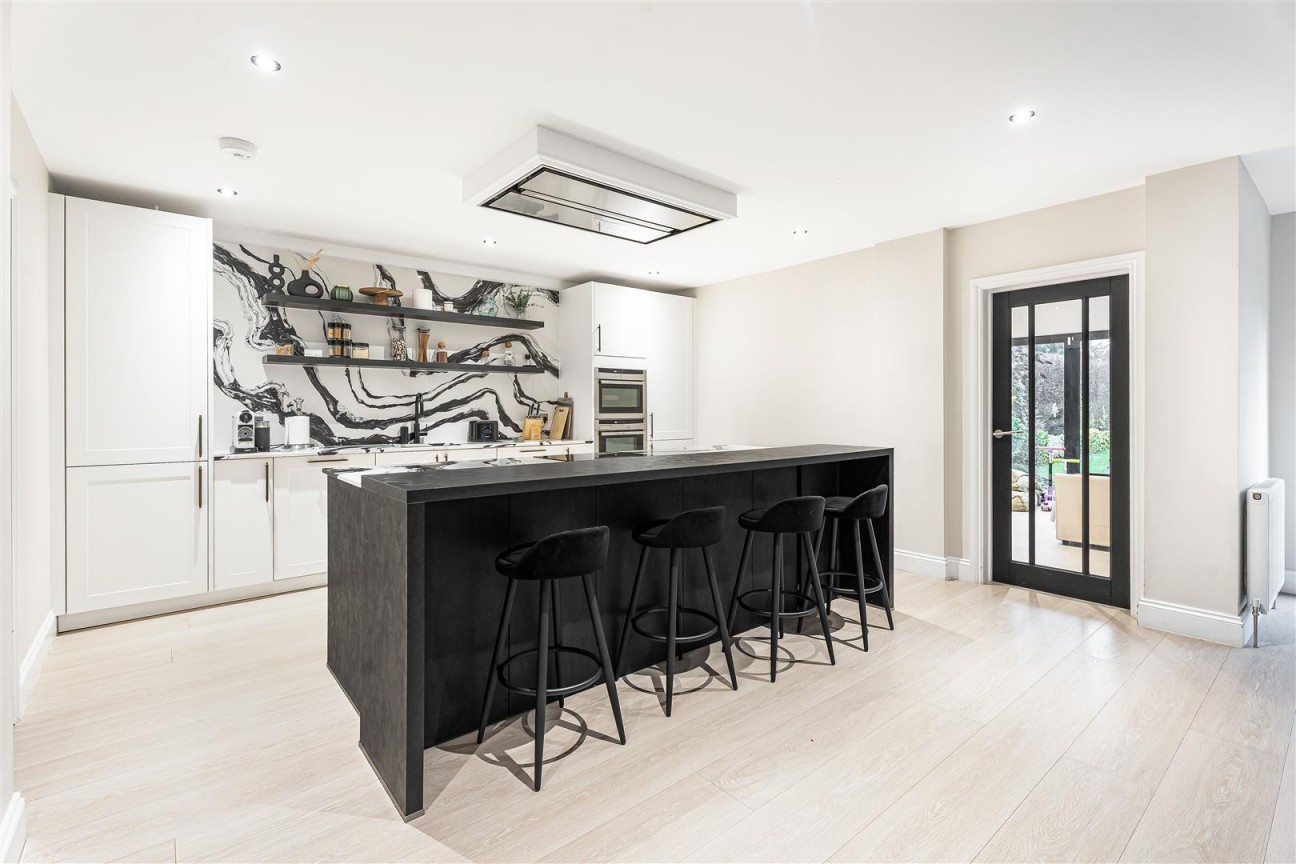 Oakridge Avenue, Radlett