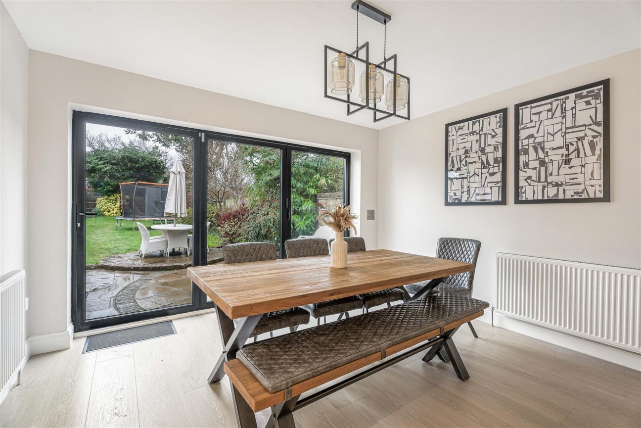 Oakridge Avenue, Radlett