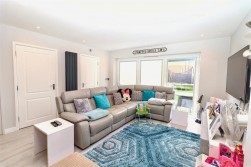 Chaucer Grove, Borehamwood