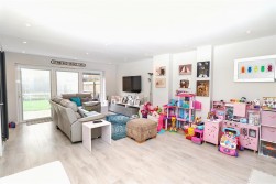 Chaucer Grove, Borehamwood