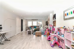 Chaucer Grove, Borehamwood