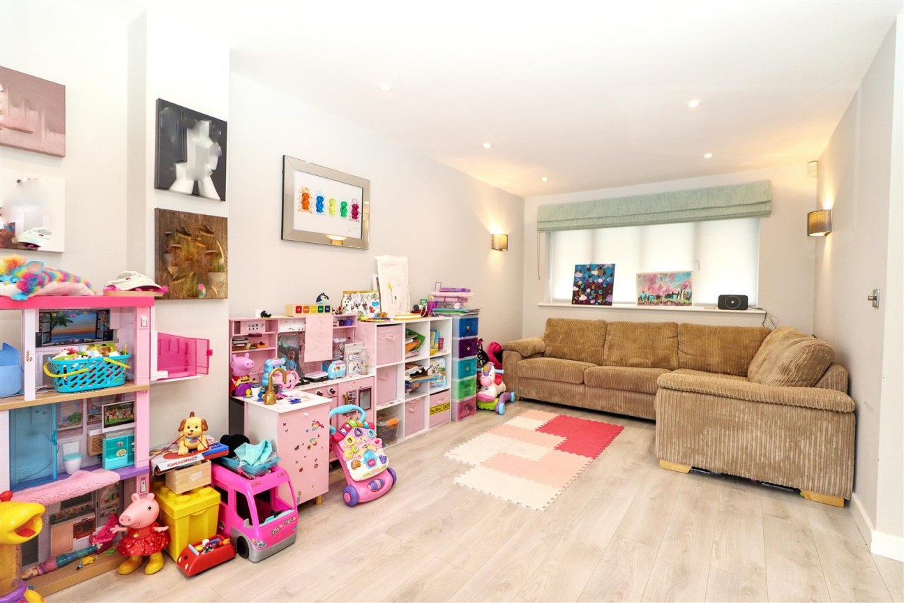 Chaucer Grove, Borehamwood