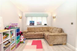 Chaucer Grove, Borehamwood