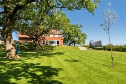 Bridle Close, Borehamwood