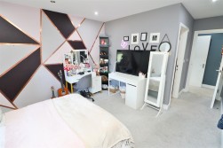 Stanborough Avenue, Borehamwood