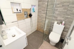 Stanborough Avenue, Borehamwood