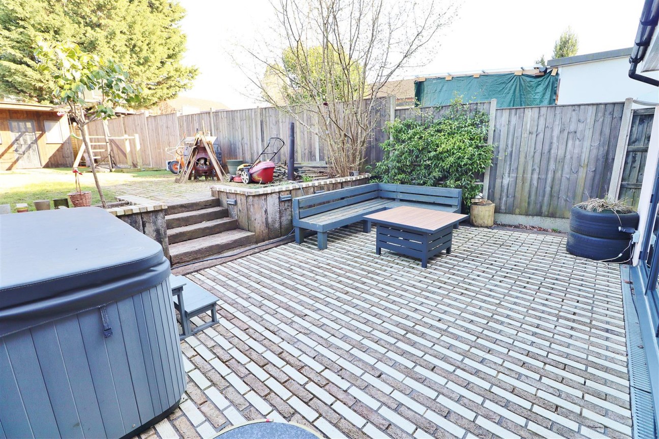 Stanborough Avenue, Borehamwood